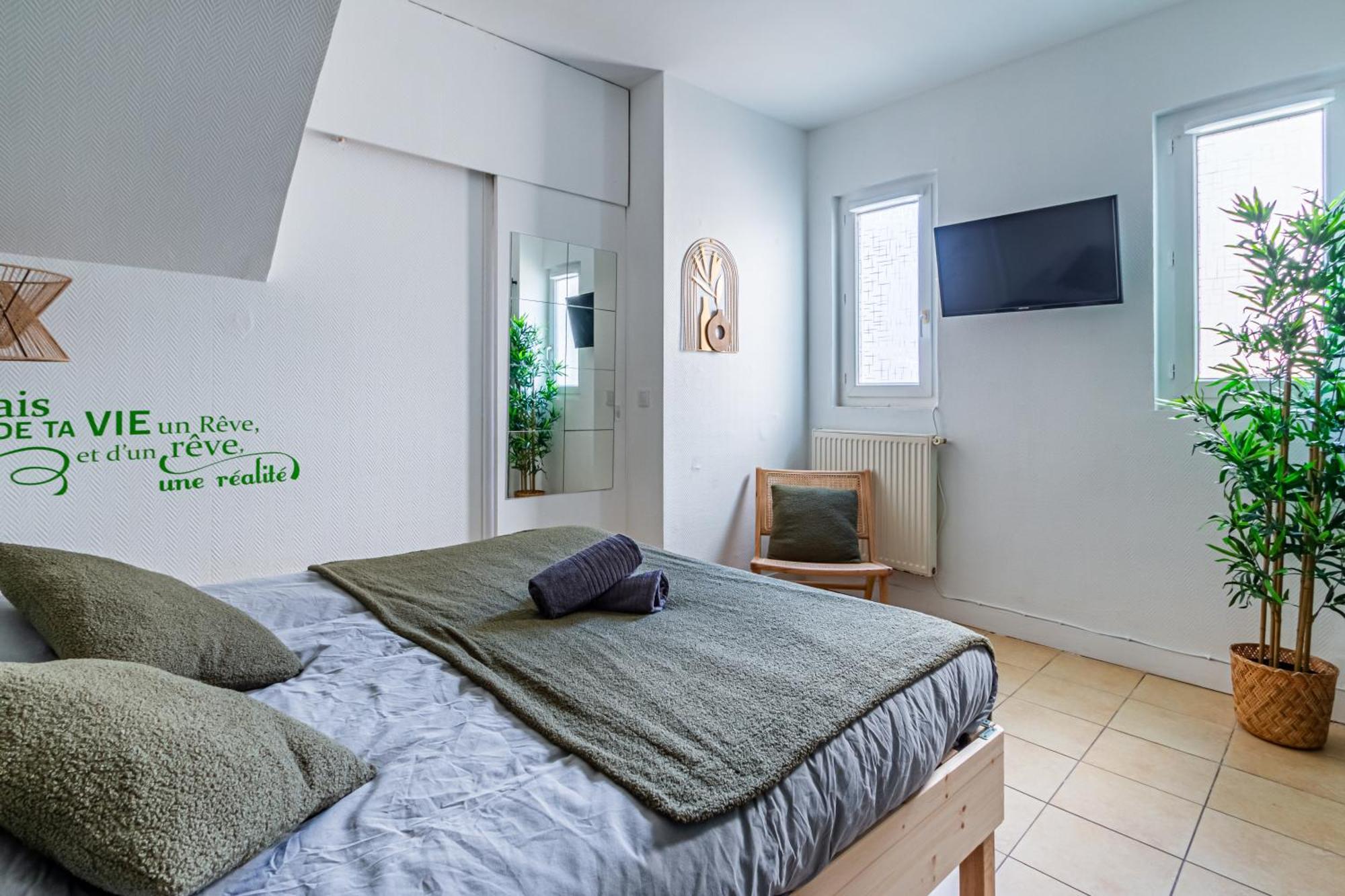 Appart'Hotel Nuiteejour Versailles Saint Cyr L'Ecole Luaran gambar