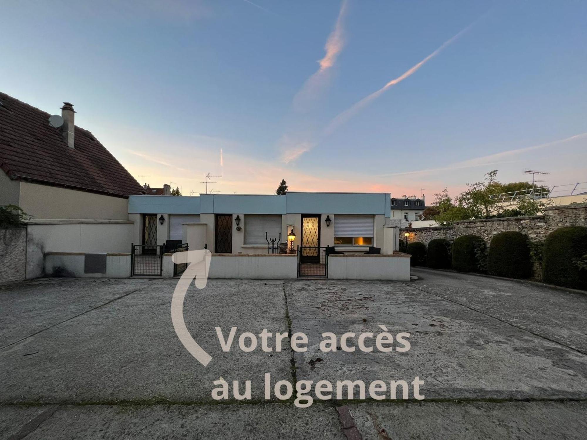 Appart'Hotel Nuiteejour Versailles Saint Cyr L'Ecole Luaran gambar