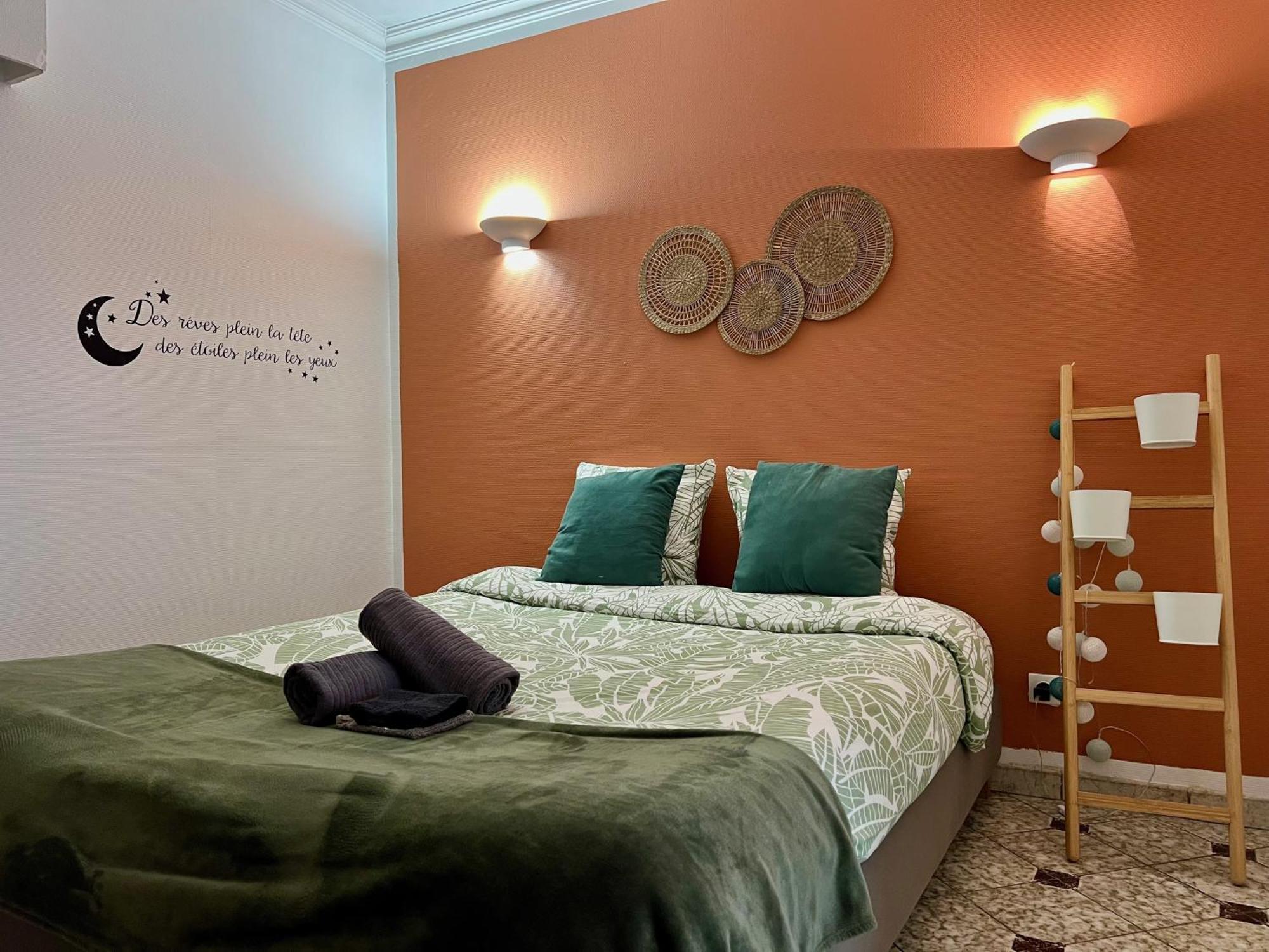 Appart'Hotel Nuiteejour Versailles Saint Cyr L'Ecole Luaran gambar