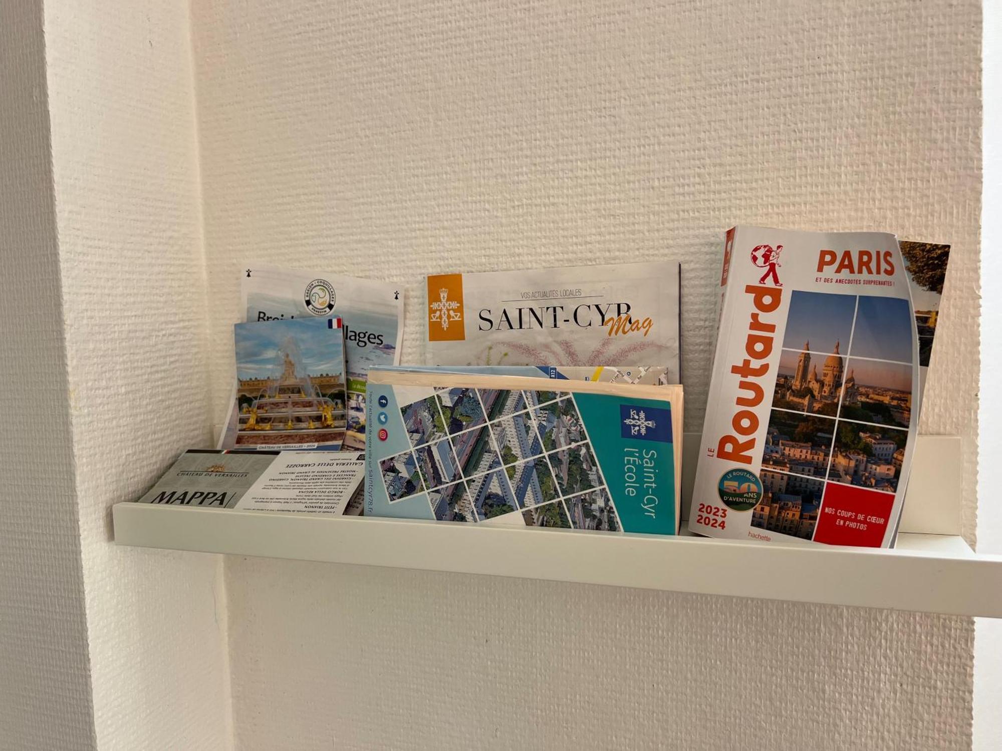 Appart'Hotel Nuiteejour Versailles Saint Cyr L'Ecole Luaran gambar